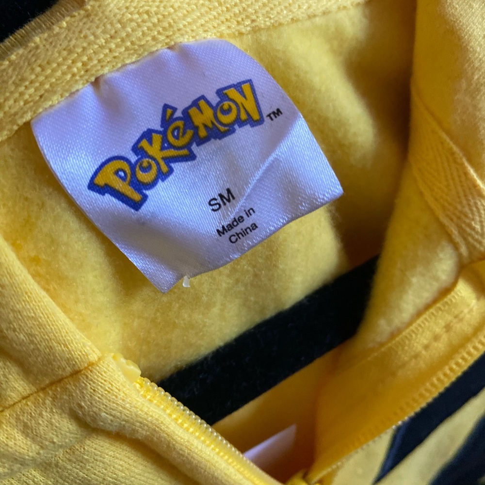 Pokemon Pikachu Character Hooded Sweatshirt - Yellow S (6/7) NWT - Picture 3 of 11